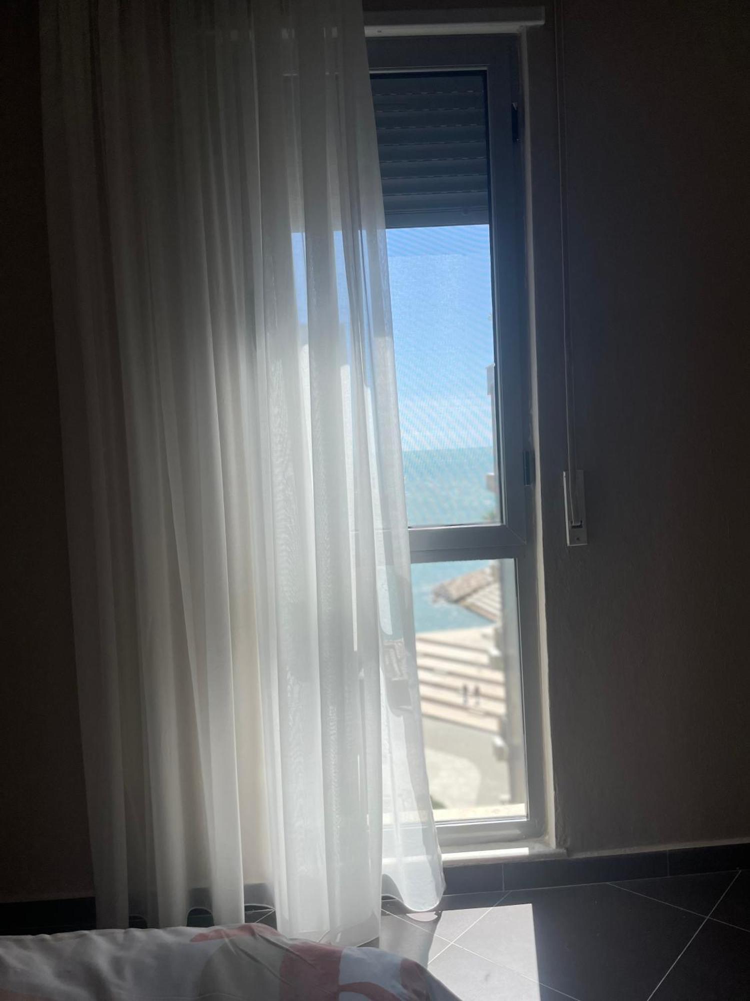 Hotel Nais Beach ドゥラス エクステリア 写真