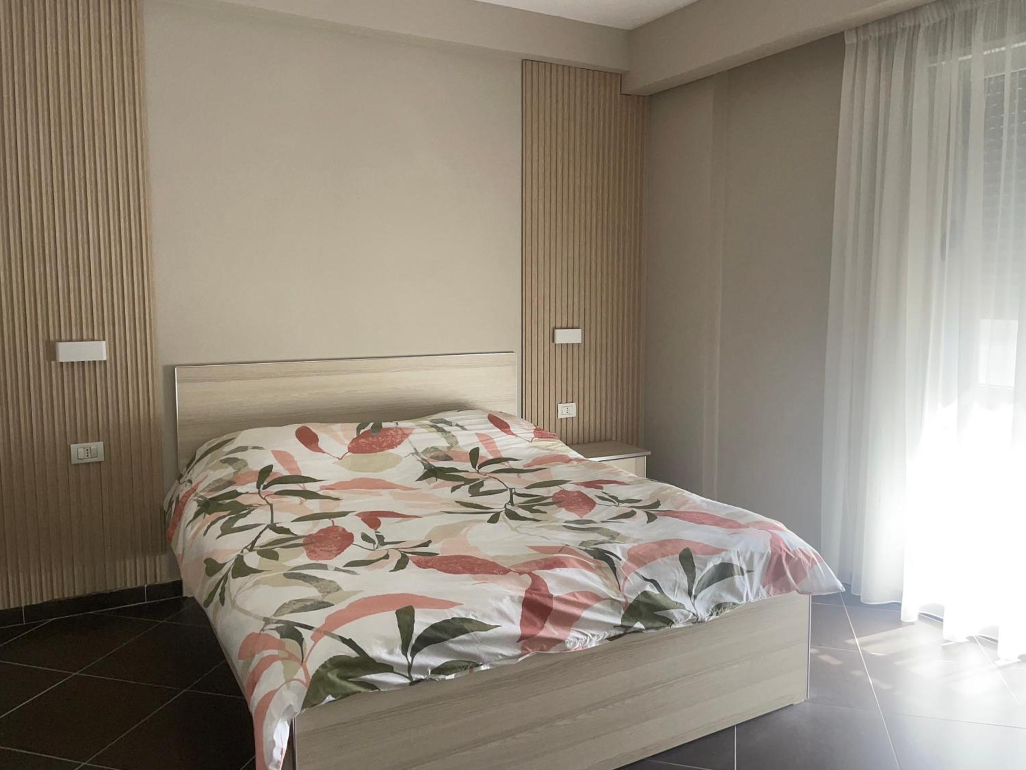 Hotel Nais Beach ドゥラス エクステリア 写真