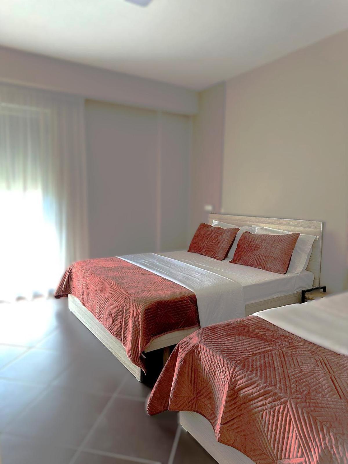 Hotel Nais Beach ドゥラス エクステリア 写真