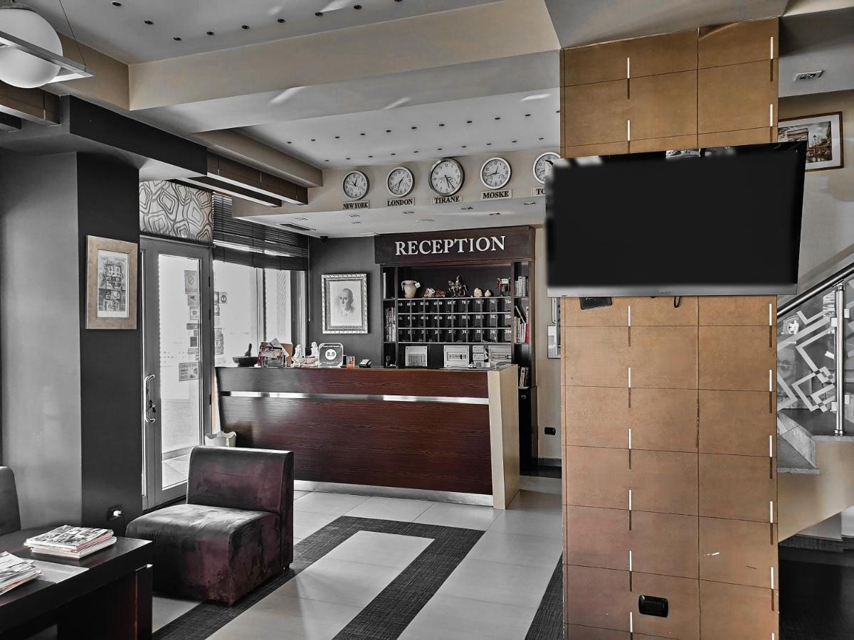 Hotel Nais Beach ドゥラス エクステリア 写真